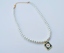 Load image into Gallery viewer, Fleur Pearl Necklace
